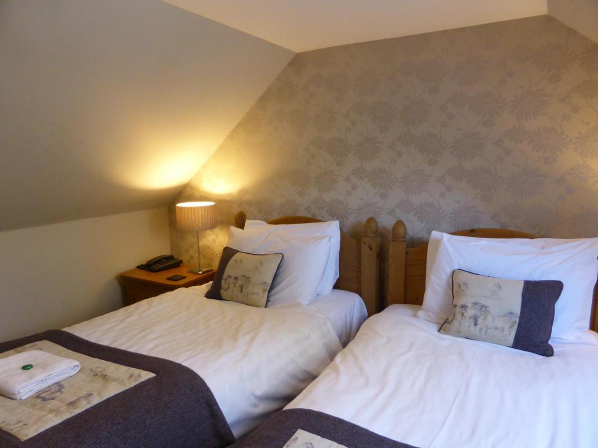 Glen Clova Hotel & Luxury Lodges Millton of Clova エクステリア 写真