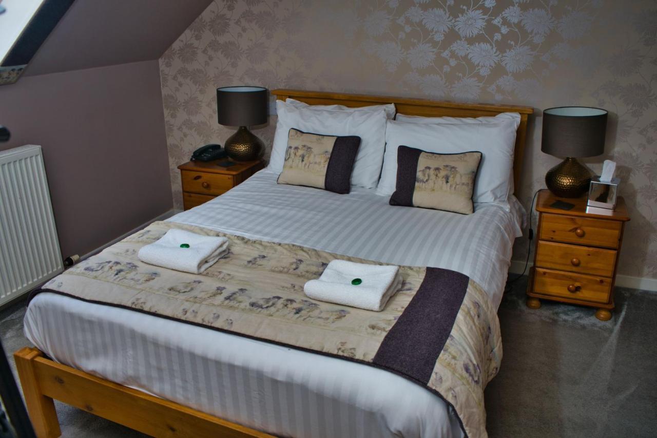 Glen Clova Hotel & Luxury Lodges Millton of Clova エクステリア 写真