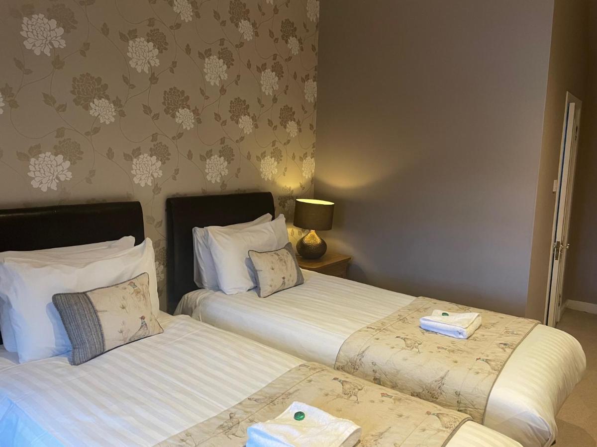 Glen Clova Hotel & Luxury Lodges Millton of Clova エクステリア 写真