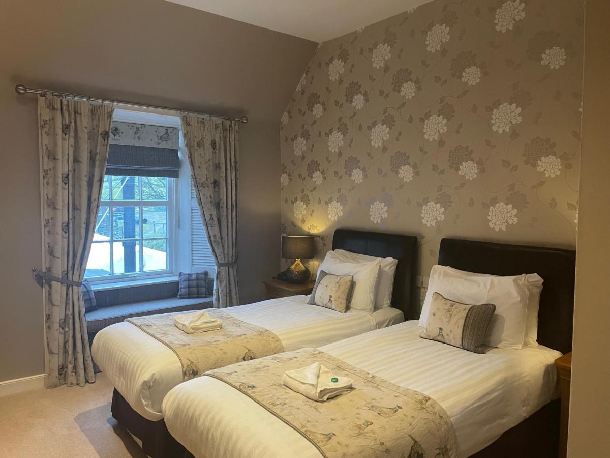 Glen Clova Hotel & Luxury Lodges Millton of Clova エクステリア 写真