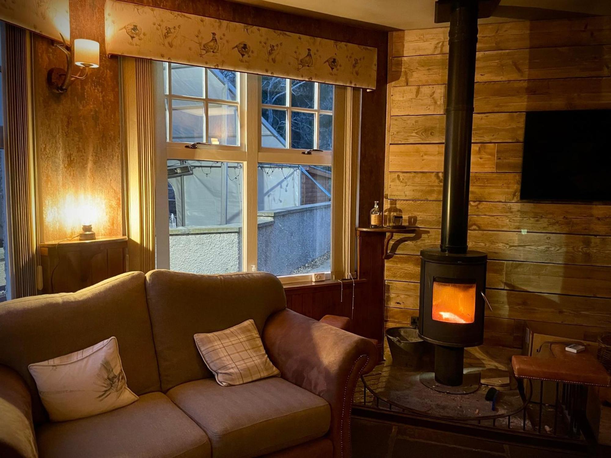 Glen Clova Hotel & Luxury Lodges Millton of Clova エクステリア 写真