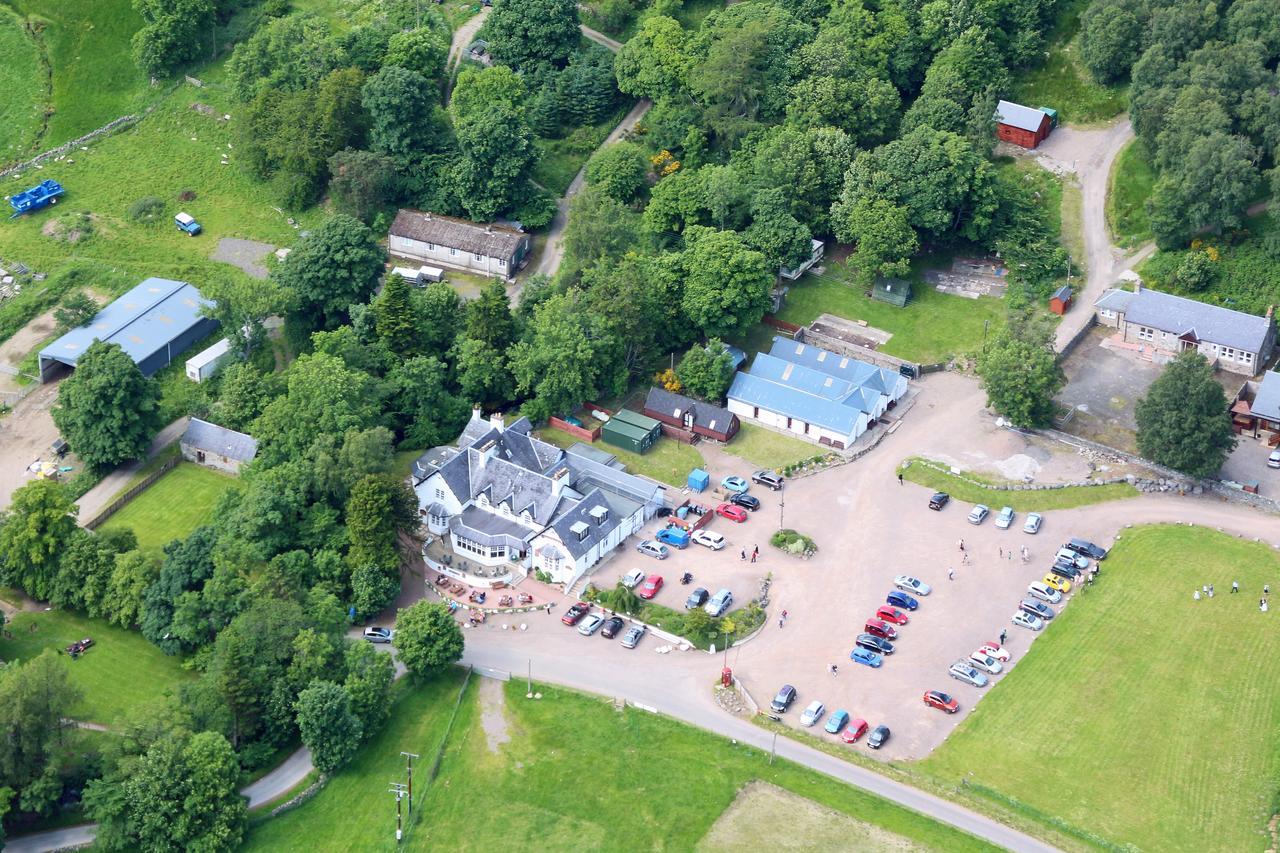 Glen Clova Hotel & Luxury Lodges Millton of Clova エクステリア 写真