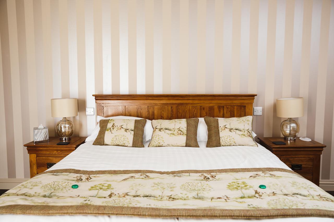 Glen Clova Hotel & Luxury Lodges Millton of Clova エクステリア 写真