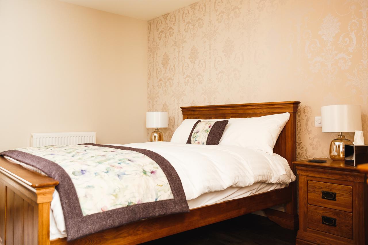 Glen Clova Hotel & Luxury Lodges Millton of Clova エクステリア 写真
