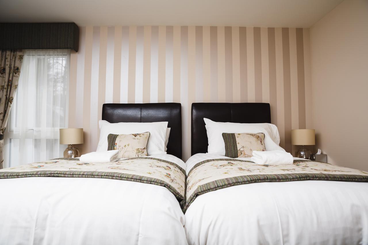 Glen Clova Hotel & Luxury Lodges Millton of Clova エクステリア 写真